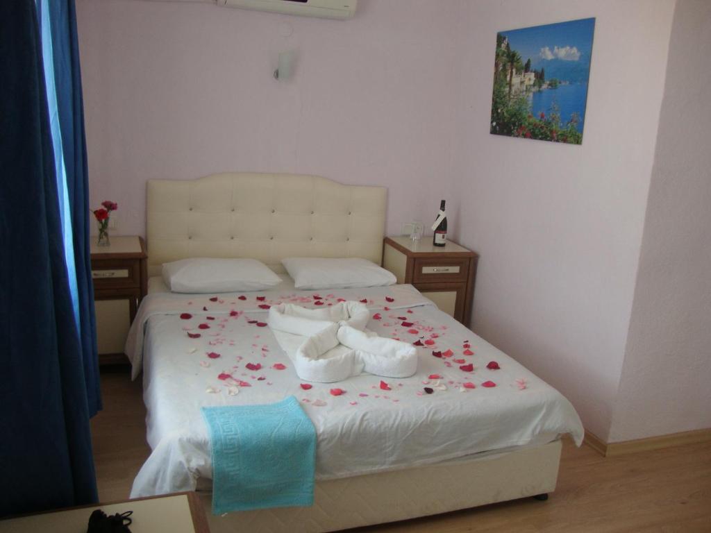 Отель Mavi Akvaryum Pension Sogut  Экстерьер фото
